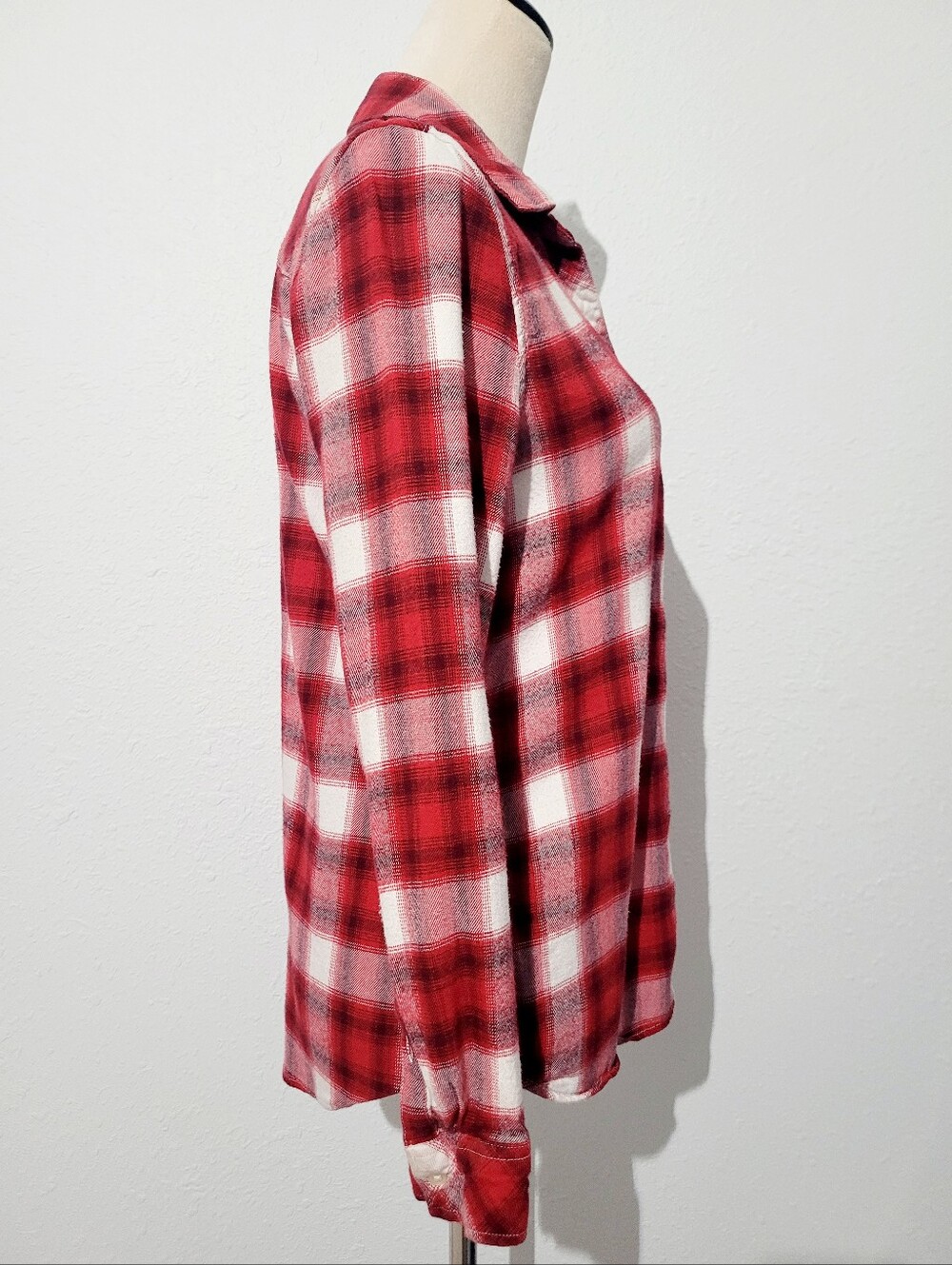 GAP Red Plaid Flannel Shirt Size Medium Woman Button Front Casual Top Flannel - Picture 4 of 11